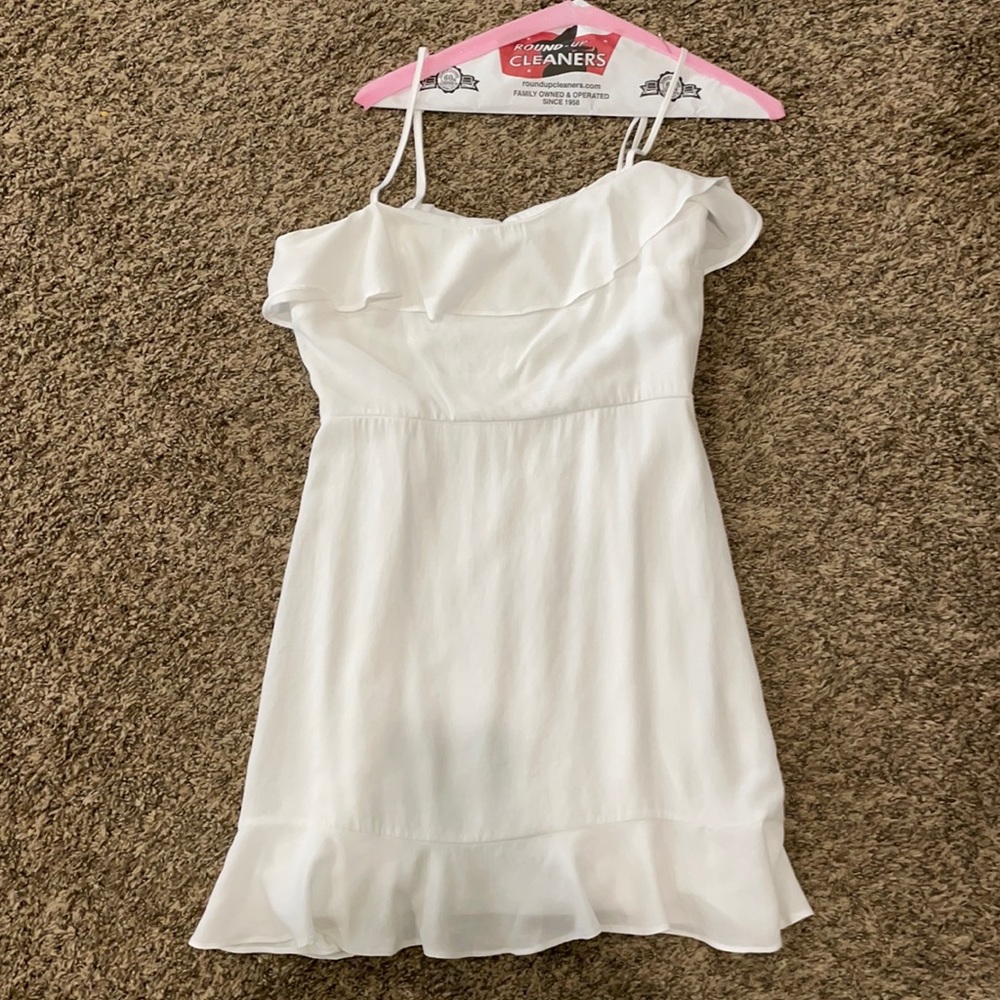 White dress worn once for beach pictures